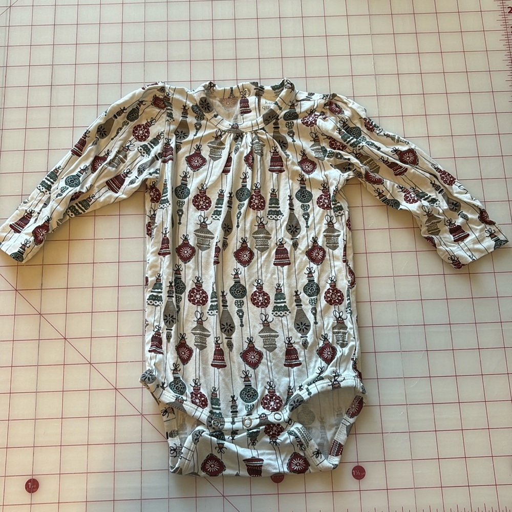 Kate Quinn Christmas Ornaments Long Sleeve Snap Crotch Bodysuit NWOT 12-18M